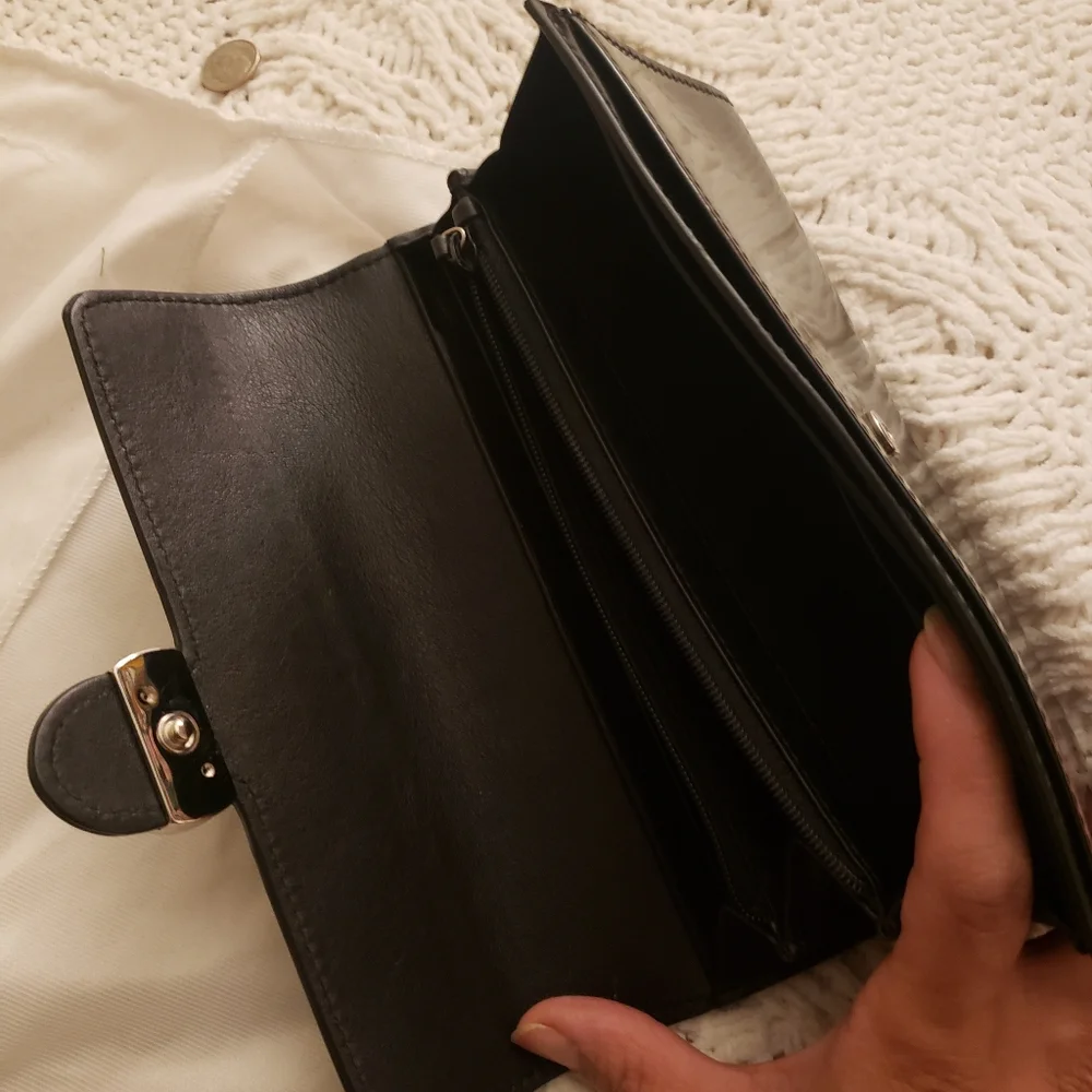 Icon Gucci logo Continental Wallet - Picture 3 of 8